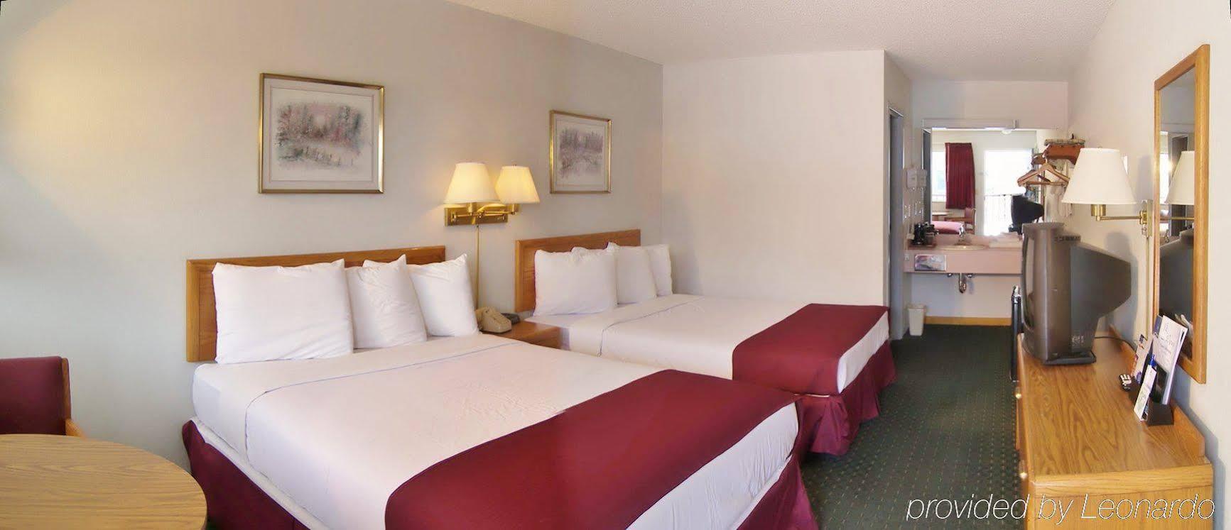 Americas Best Value Inn Сент-Ігнас Екстер'єр фото