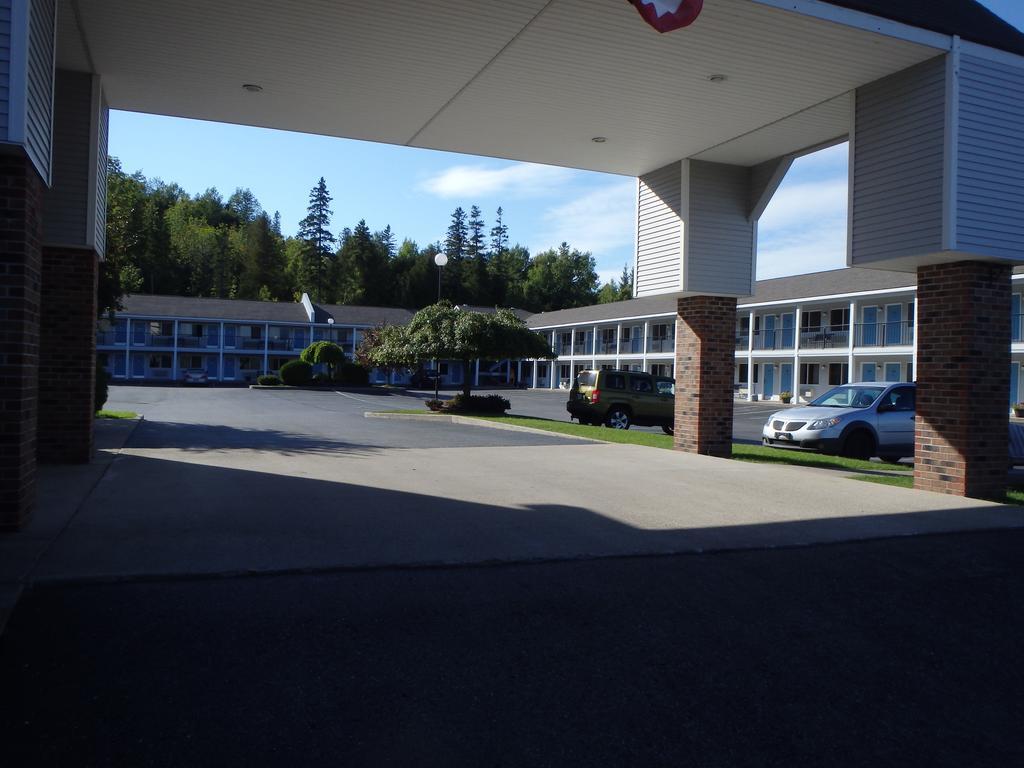 Americas Best Value Inn Сент-Ігнас Екстер'єр фото