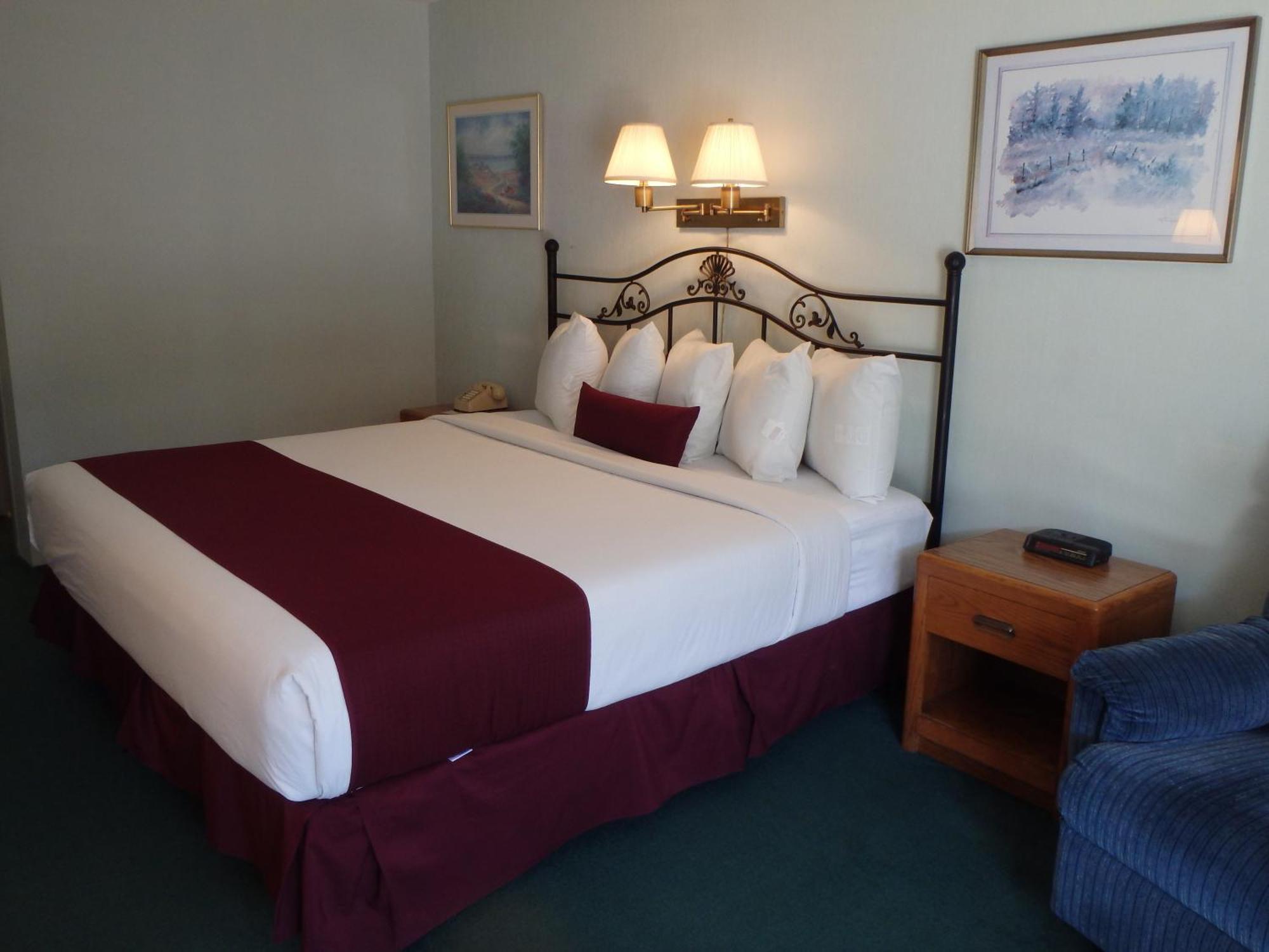 Americas Best Value Inn Сент-Ігнас Номер фото