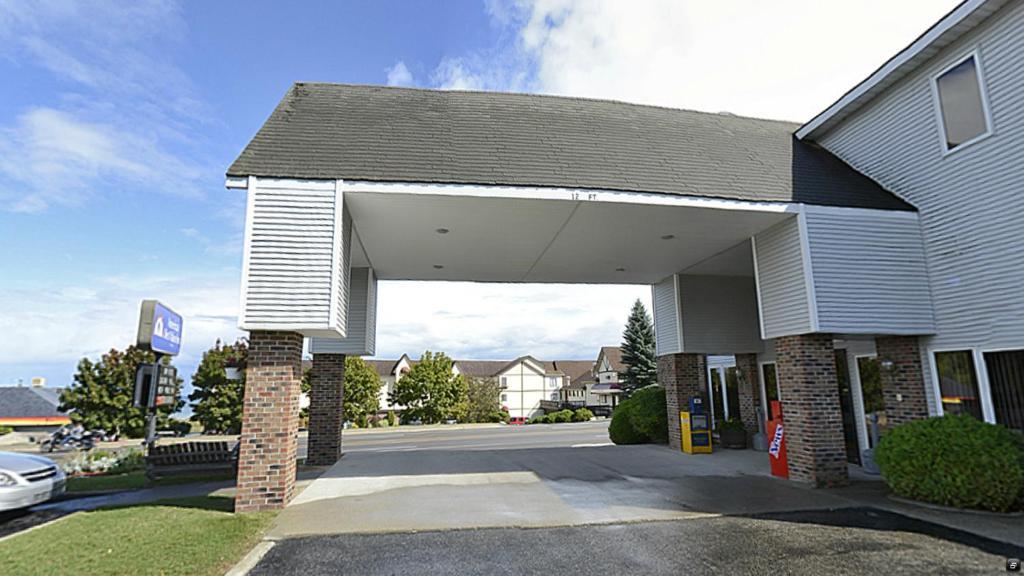 Americas Best Value Inn Сент-Ігнас Екстер'єр фото
