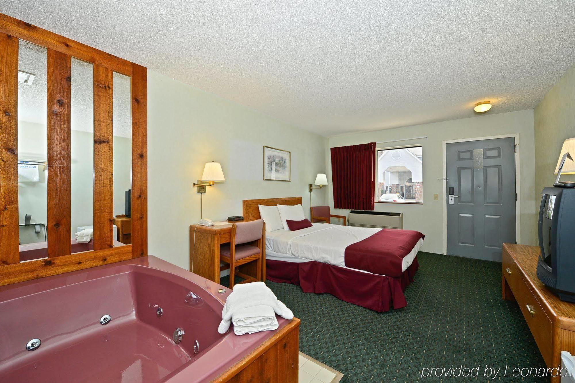 Americas Best Value Inn Сент-Ігнас Номер фото