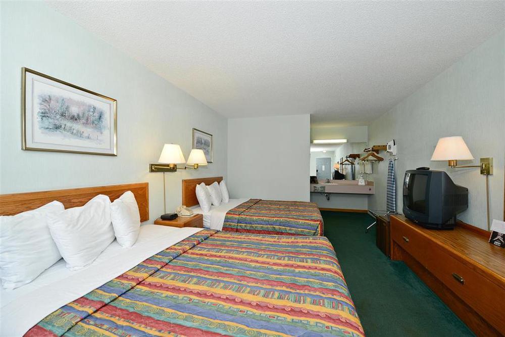 Americas Best Value Inn Сент-Ігнас Номер фото